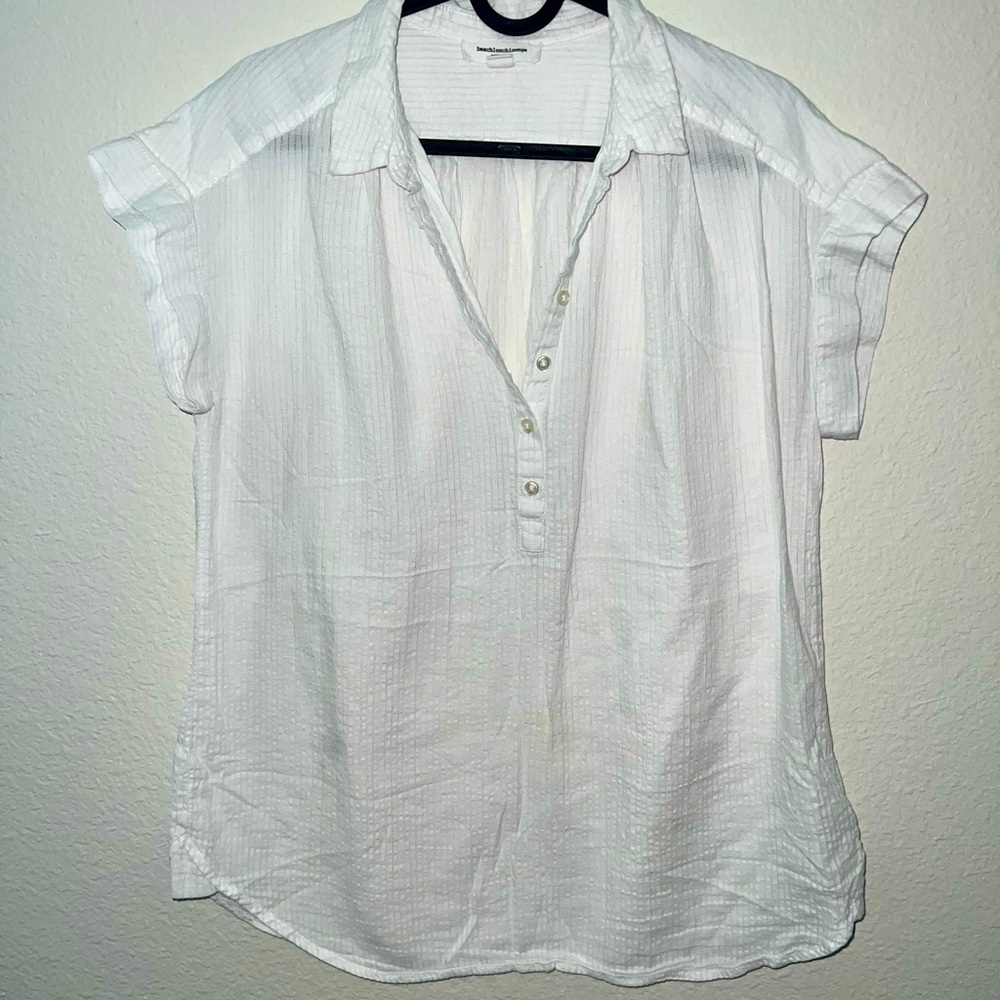 Beach Lunch Lounge white top